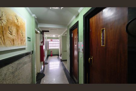 Apartamento à venda com 56m², 2 quartos e sem vaga Apartamento à venda com 56m², 2 quartos e sem vagaElevadores