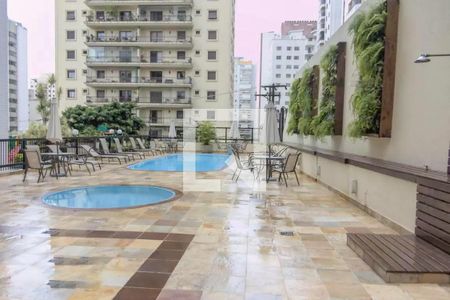 Apartamento à venda com 131m², 3 quartos e 2 vagas Apartamento à venda com 131m², 3 quartos e 2 vagasÁrea comum - Piscina