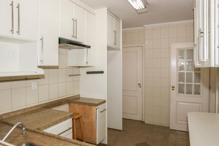 Apartamento à venda com 131m², 3 quartos e 2 vagas Apartamento à venda com 131m², 3 quartos e 2 vagasCozinha