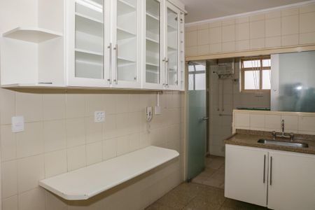 Apartamento à venda com 131m², 3 quartos e 2 vagas Apartamento à venda com 131m², 3 quartos e 2 vagasCozinha