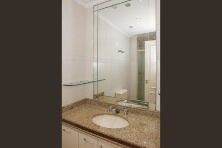 Apartamento à venda com 131m², 3 quartos e 2 vagas Apartamento à venda com 131m², 3 quartos e 2 vagasBanheiro. da. Suíte 1