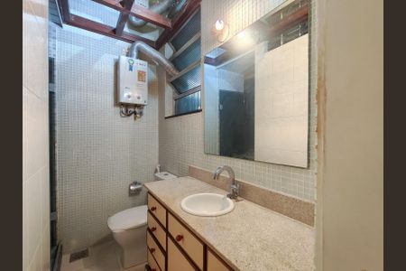 Apartamento para alugar com 81m², 2 quartos e sem vaga Apartamento para alugar com 81m², 2 quartos e sem vagaBanheiro da Suíte 2