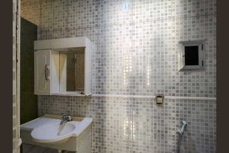 Apartamento para alugar com 81m², 2 quartos e sem vaga Apartamento para alugar com 81m², 2 quartos e sem vagaBanheiro da Suíte 1