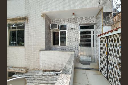 Apartamento para alugar com 81m², 2 quartos e sem vaga Apartamento para alugar com 81m², 2 quartos e sem vagaFachada e portaria