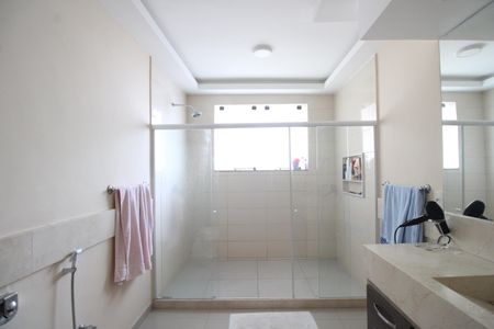 Casa à venda com 1316m², 7 quartos e 26 vagasBanheiro da suíte 3