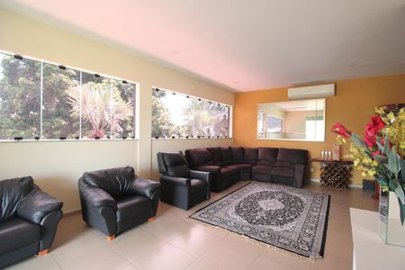 Sala 1 de casa à venda com 7 quartos, 1316m² em Taquara, Rio de Janeiro