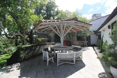 Casa à venda com 1316m², 7 quartos e 26 vagasQuintal