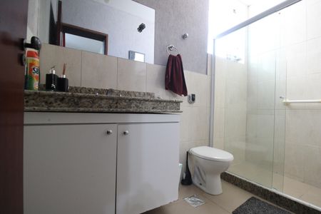 Casa à venda com 1316m², 7 quartos e 26 vagasBanheiro da suíte 1