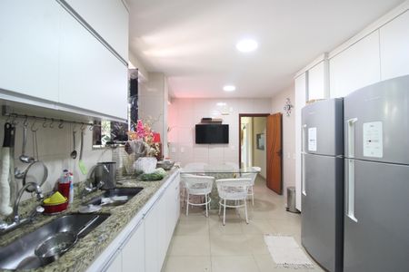 Casa à venda com 1316m², 7 quartos e 26 vagasCozinha
