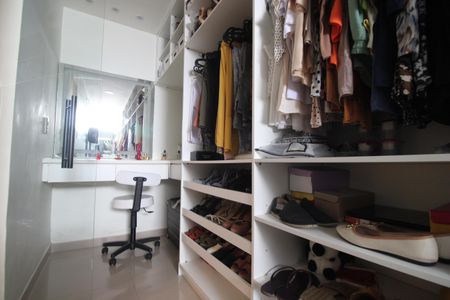 Casa à venda com 1316m², 7 quartos e 26 vagasSuíte 4 - Closet 1