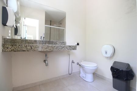 Casa à venda com 1316m², 7 quartos e 26 vagasQuintal - Banheiros
