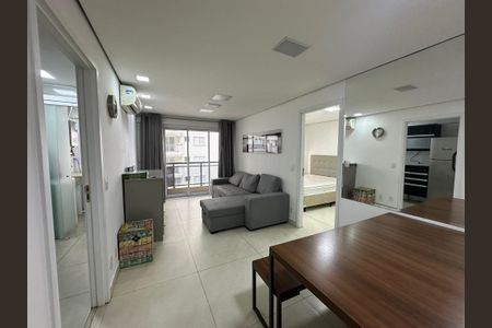 Sala de apartamento para alugar com 1 quarto, 49m² em Alphaville Industrial, Barueri