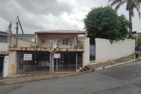 Casa à venda com 143m², 4 quartos e 2 vagas Casa à venda com 143m², 4 quartos e 2 vagasFachada