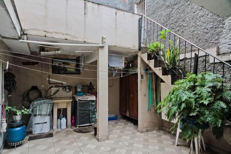 Casa à venda com 143m², 4 quartos e 2 vagas Casa à venda com 143m², 4 quartos e 2 vagasÁrea externa - banheiro