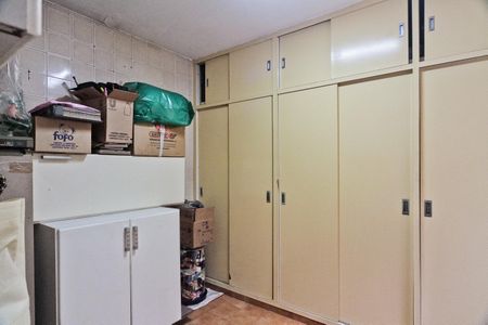 Casa à venda com 143m², 4 quartos e 2 vagas Casa à venda com 143m², 4 quartos e 2 vagasÁrea de Serviço