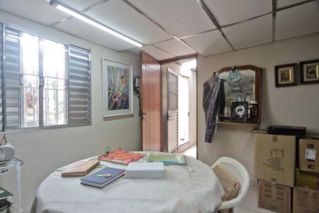 Casa à venda com 143m², 4 quartos e 2 vagas Casa à venda com 143m², 4 quartos e 2 vagasEdícula