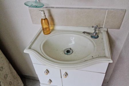 Casa à venda com 143m², 4 quartos e 2 vagas Casa à venda com 143m², 4 quartos e 2 vagasEdícula