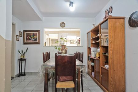 Casa à venda com 143m², 4 quartos e 2 vagas Casa à venda com 143m², 4 quartos e 2 vagasSala