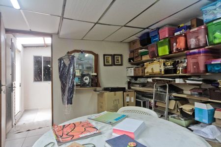 Casa à venda com 143m², 4 quartos e 2 vagas Casa à venda com 143m², 4 quartos e 2 vagasEdícula