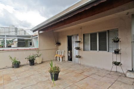 Casa à venda com 143m², 4 quartos e 2 vagas Casa à venda com 143m², 4 quartos e 2 vagasVaranda