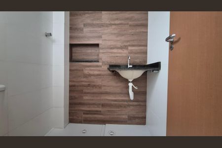 Casa à venda com 179m², 3 quartos e 2 vagasBanheiro da suíte