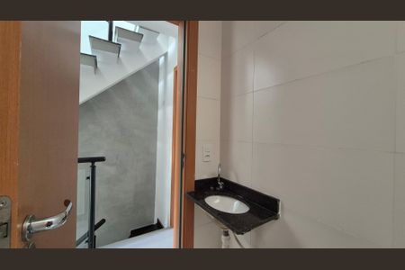 Casa à venda com 179m², 3 quartos e 2 vagasBanheiro 