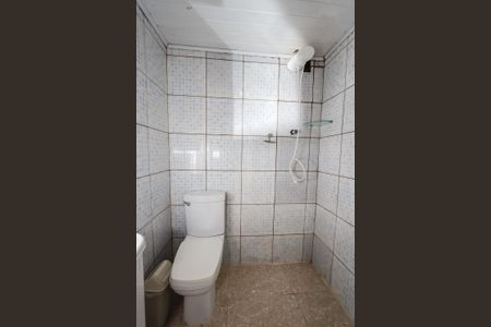 Banheiro de casa para alugar com 1 quarto, 37m² em Vila Morse, São Paulo