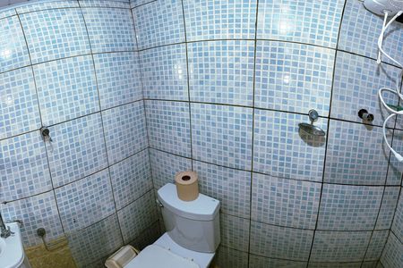 banheiro de casa para alugar com 1 quarto, 37m² em Vila Morse, São Paulo