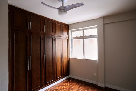 Suíte de apartamento para alugar com 3 quartos, 92m² em Sagrada Família, Belo Horizonte