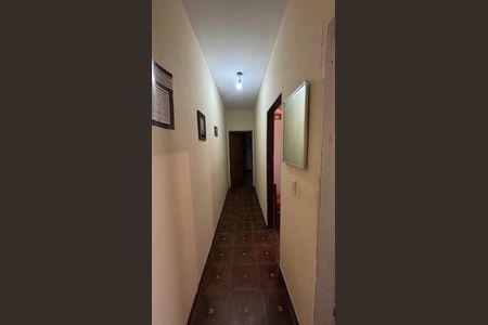 Casa à venda com 152m², 3 quartos e 2 vagasCorredor