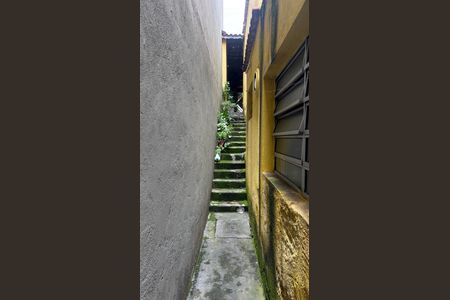 Casa à venda com 152m², 3 quartos e 2 vagasCorredor - Escada