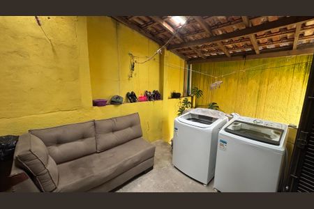 Casa à venda com 152m², 3 quartos e 2 vagasQuarto 1 Varanda