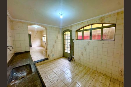 Casa para alugar com 148m², 7 quartos e 2 vagas Casa para alugar com 148m², 7 quartos e 2 vagasCozinha