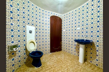 Casa para alugar com 148m², 7 quartos e 2 vagas Casa para alugar com 148m², 7 quartos e 2 vagasBanheiro 1