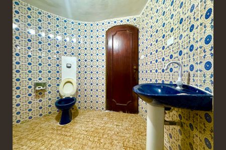 Casa para alugar com 148m², 7 quartos e 2 vagas Casa para alugar com 148m², 7 quartos e 2 vagasBanheiro 1