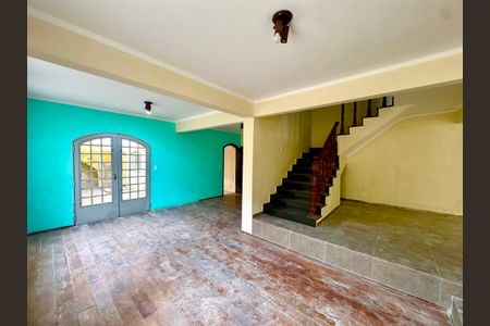 Casa para alugar com 148m², 7 quartos e 2 vagas Casa para alugar com 148m², 7 quartos e 2 vagasSala