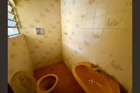 Casa para alugar com 148m², 7 quartos e 2 vagas Casa para alugar com 148m², 7 quartos e 2 vagasBanheiro 6