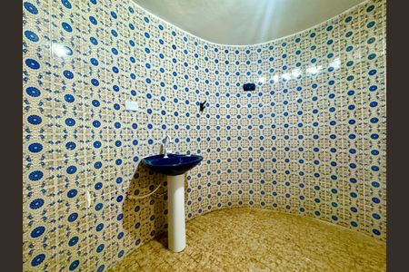 Casa para alugar com 148m², 7 quartos e 2 vagas Casa para alugar com 148m², 7 quartos e 2 vagasBanheiro 1