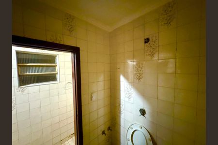 Casa para alugar com 148m², 7 quartos e 2 vagas Casa para alugar com 148m², 7 quartos e 2 vagasBanheiro 2