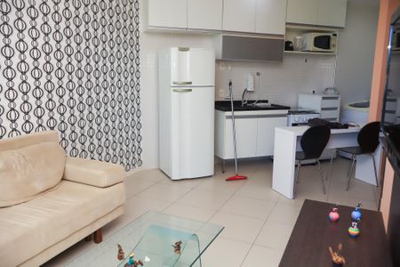 Sala de apartamento para alugar com 1 quarto, 45m² em Caminho das Árvores, Salvador