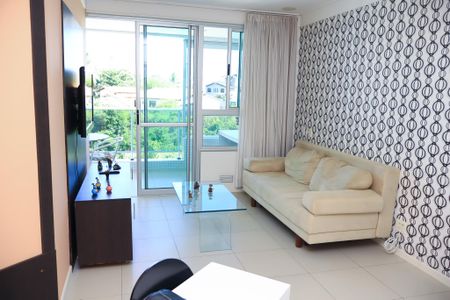 Sala de apartamento para alugar com 1 quarto, 45m² em Caminho das Árvores, Salvador