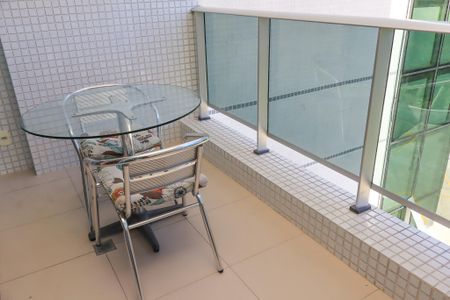 Varanda da Sala de apartamento para alugar com 1 quarto, 45m² em Caminho das Árvores, Salvador