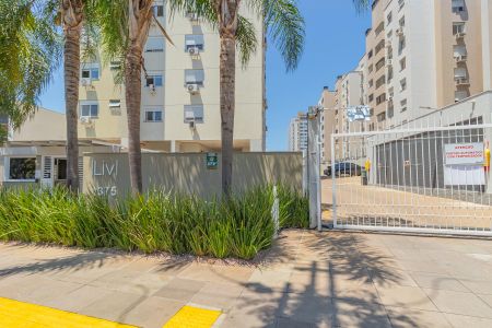 Apartamento à venda com 58m², 2 quartos e 1 vagaFachada e portaria