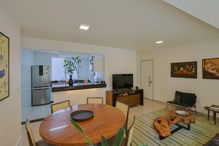 Sala de apartamento à venda com 3 quartos, 90m² em Santo Antônio, Belo Horizonte