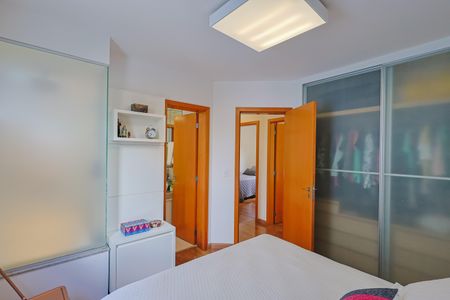 Apartamento à venda com 90m², 3 quartos e 2 vagas Apartamento à venda com 90m², 3 quartos e 2 vagasQuarto 3 - Suíte