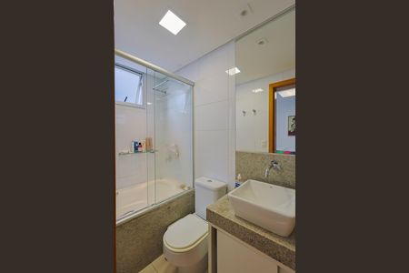 Apartamento à venda com 90m², 3 quartos e 2 vagas Apartamento à venda com 90m², 3 quartos e 2 vagasBanheiro da Suíte