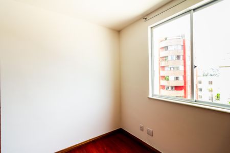 Apartamento à venda com 165m², 4 quartos e 2 vagasQuarto 2