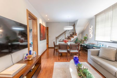 Sala de apartamento para alugar com 3 quartos, 177m² em Padre Eustáquio, Belo Horizonte