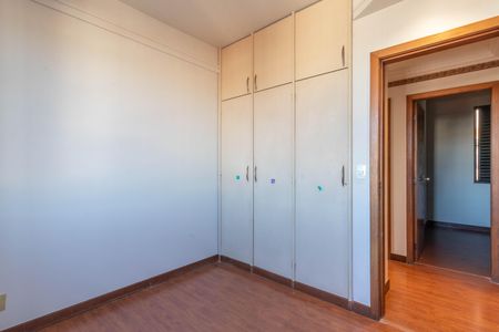 Apartamento à venda com 177m², 3 quartos e 2 vagas Apartamento à venda com 177m², 3 quartos e 2 vagasQuarto 2