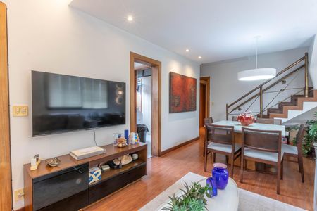 Apartamento à venda com 177m², 3 quartos e 2 vagas Apartamento à venda com 177m², 3 quartos e 2 vagasSala